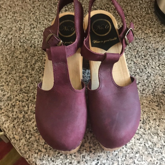 No. 6 Shoes - Beautiful burgundy No. 6 platform clogs